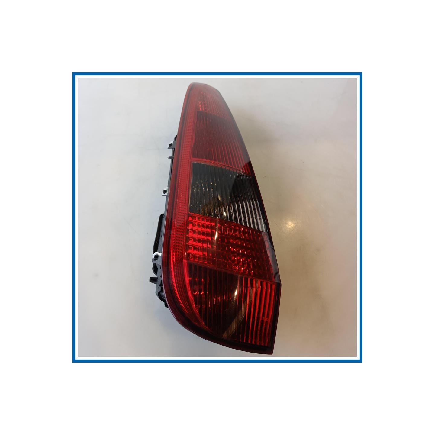 Fanale post. sx. FORD Fiesta V