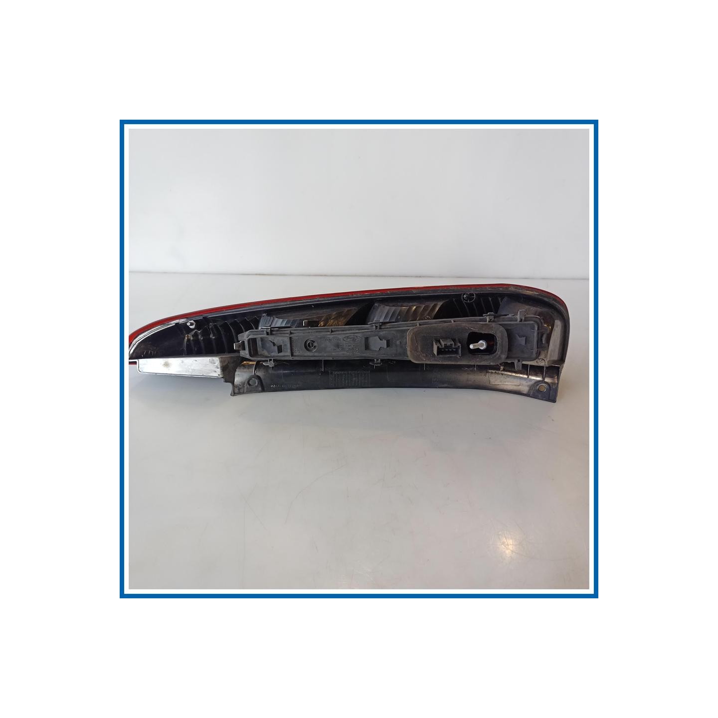 Fanale post. sx. FORD Fiesta V