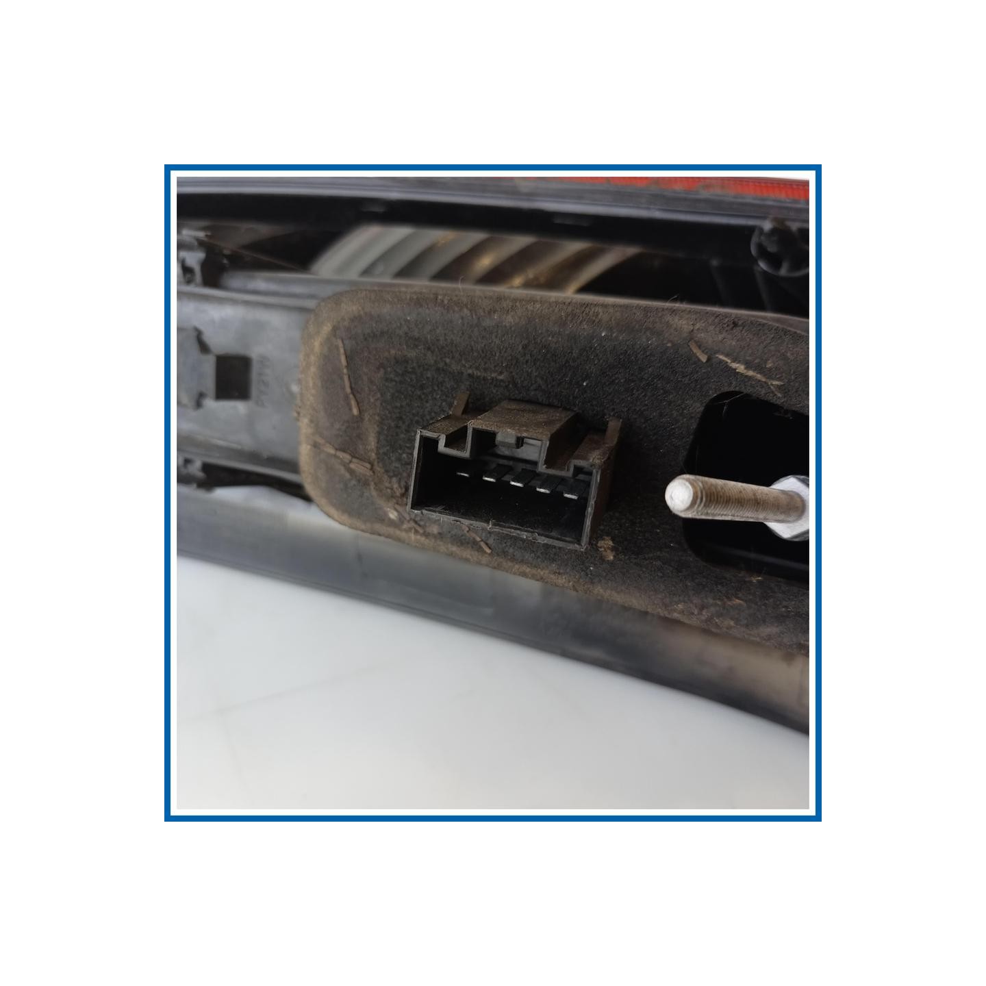 Fanale post. sx. FORD Fiesta V