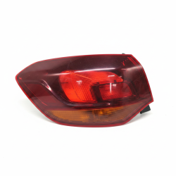 FANALE POST. PARTE EST. DX. 024 OPEL ASTRA (P10)...