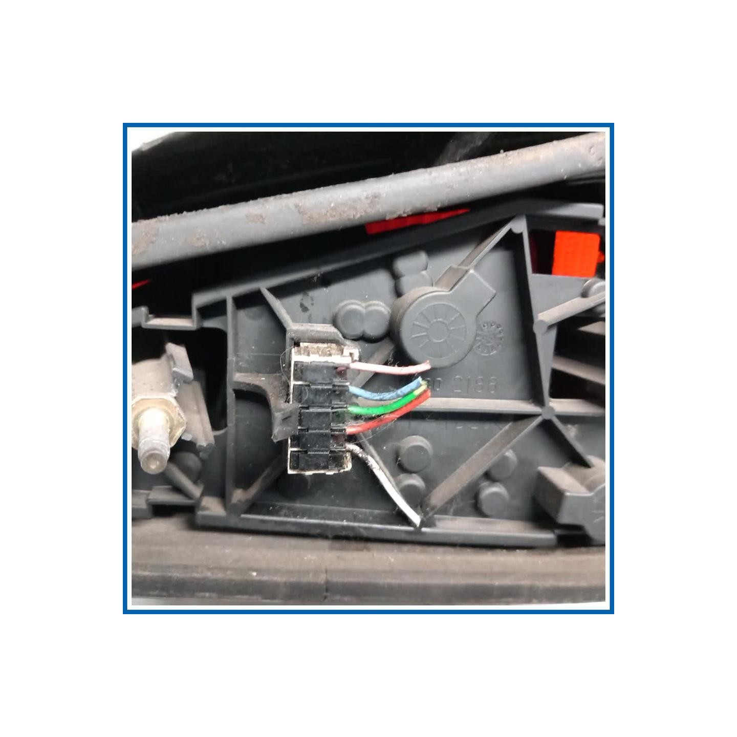 Fanale post. sx. PEUGEOT 106 (09/91>03/96