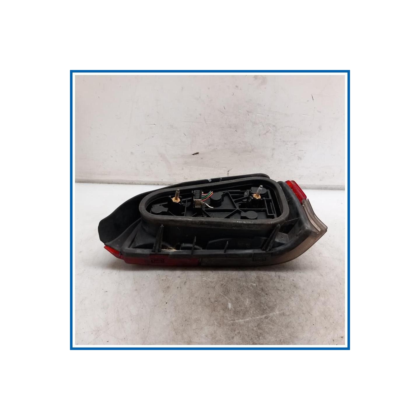 Fanale post. sx. PEUGEOT 106 (09/91>03/96
