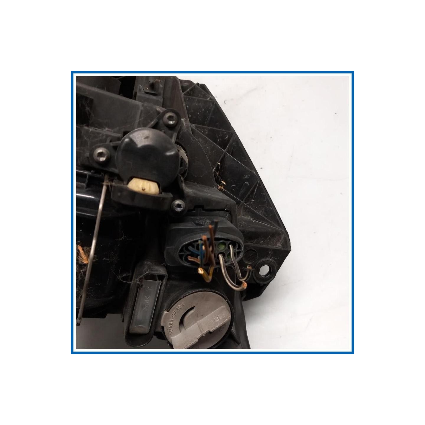 Proiettore ant. sx. SEAT Leon ST 5F8