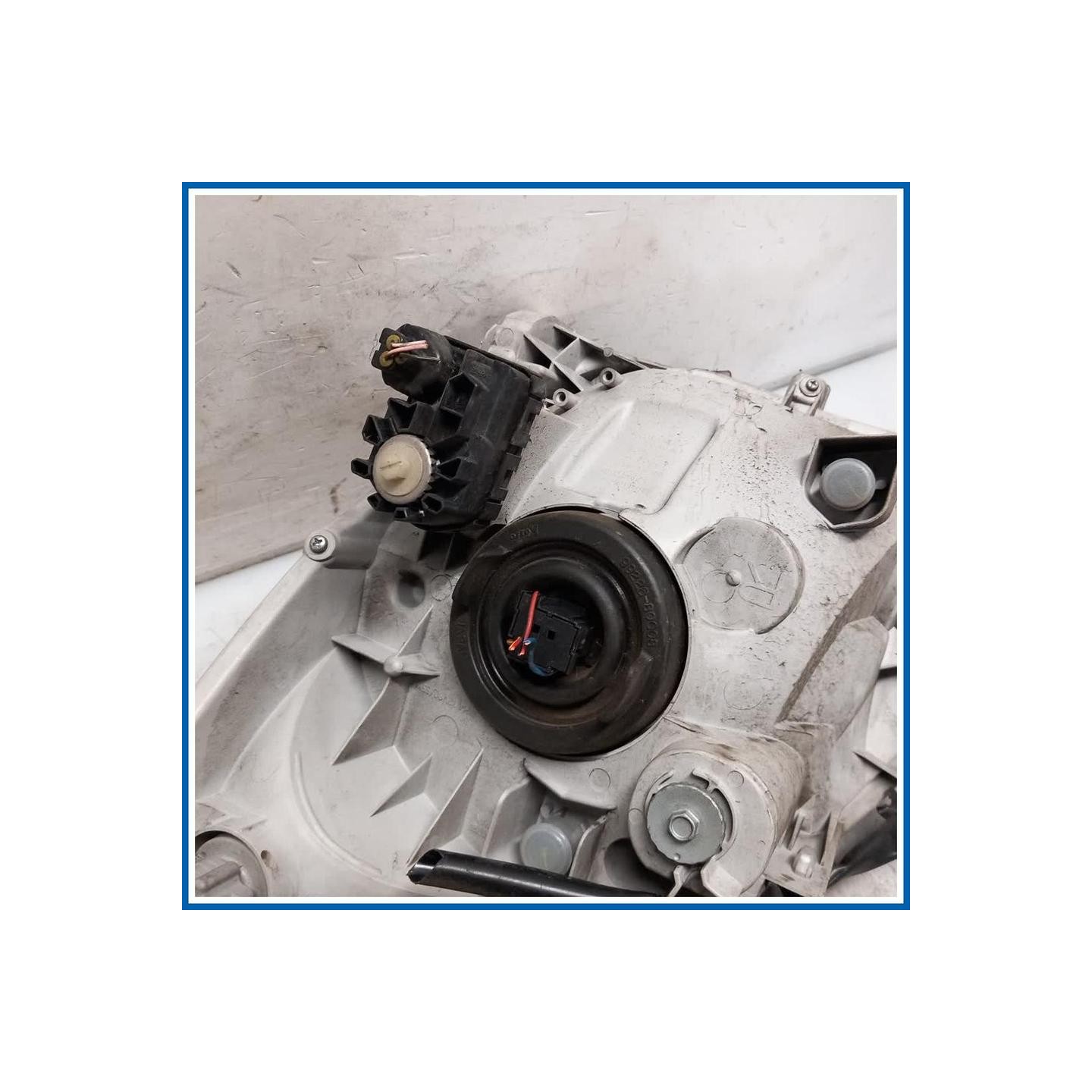 Proiettore ant. dx. DAIHATSU Cuore VII