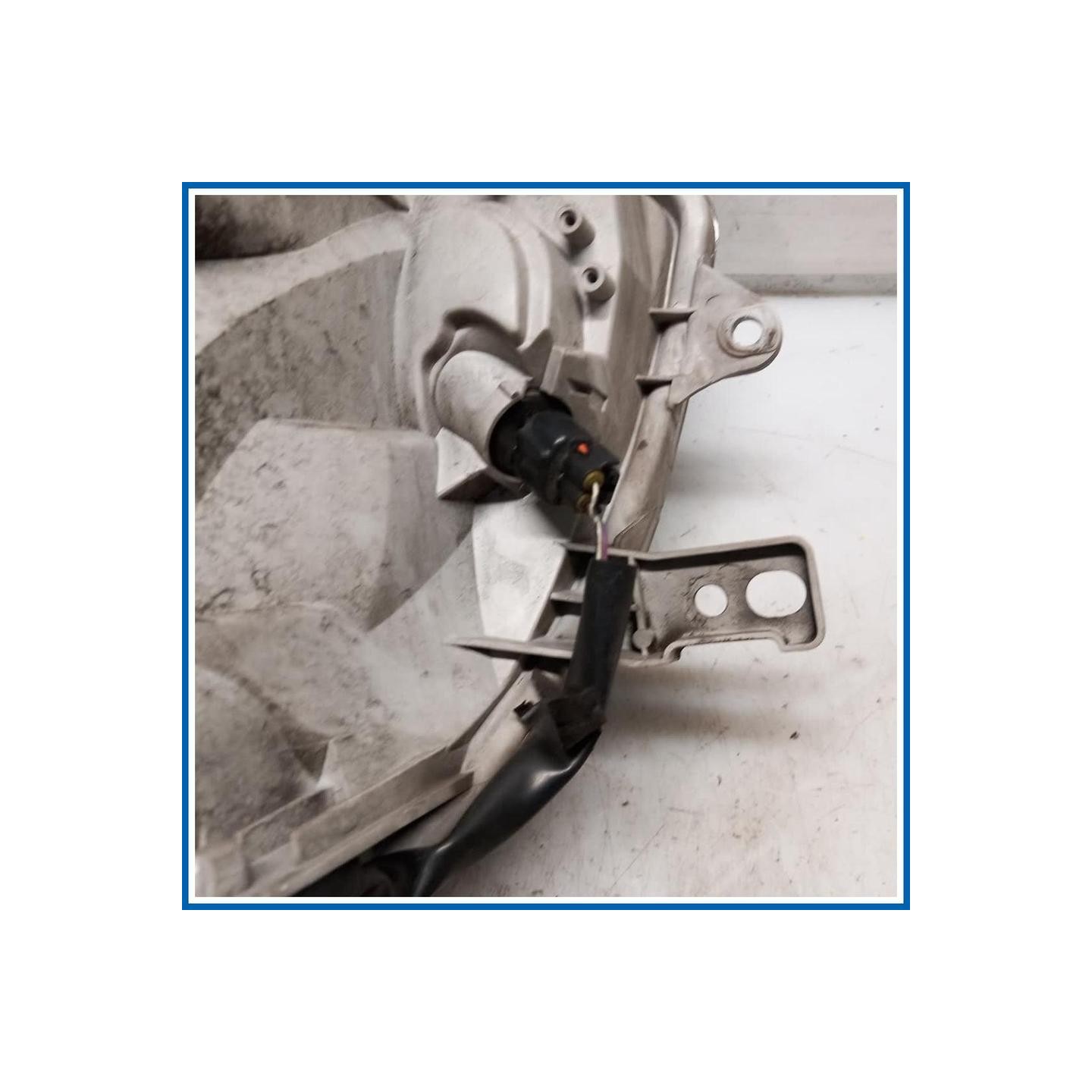 Proiettore ant. dx. DAIHATSU Cuore VII