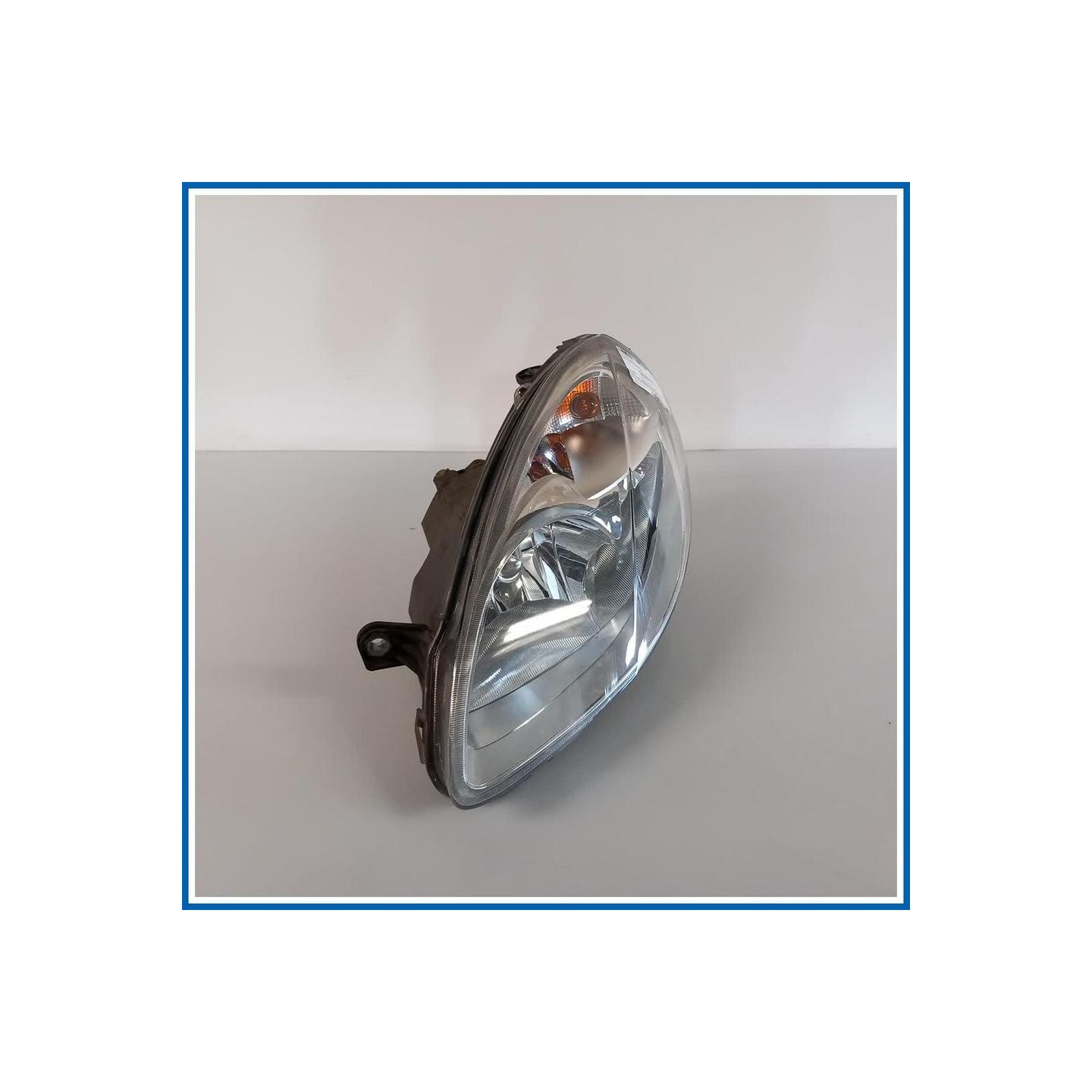 Proiettore ant. sx. LANCIA Ypsilon II