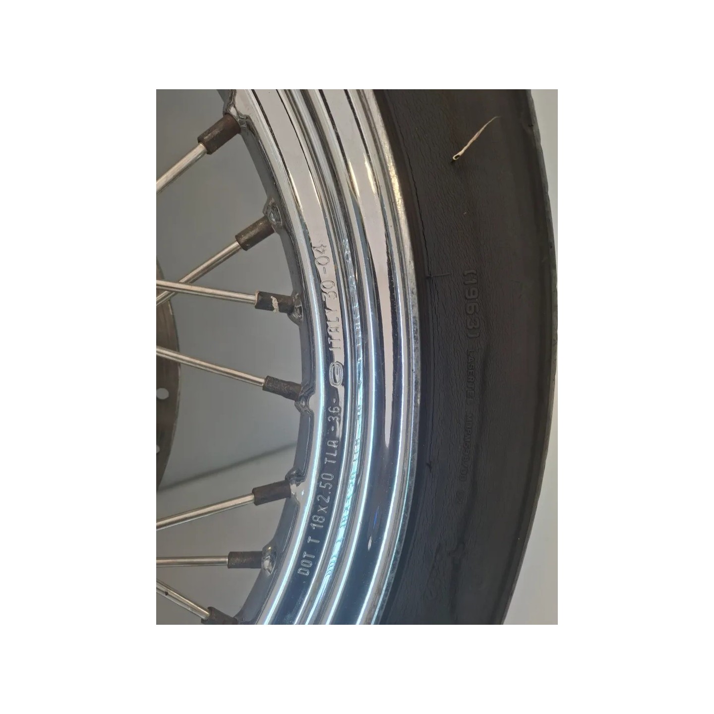 Ruota/cerchio anteriore con cuscinetti Moto Guzzi Nevada 750 (04-09) Nevada 750 Classic 