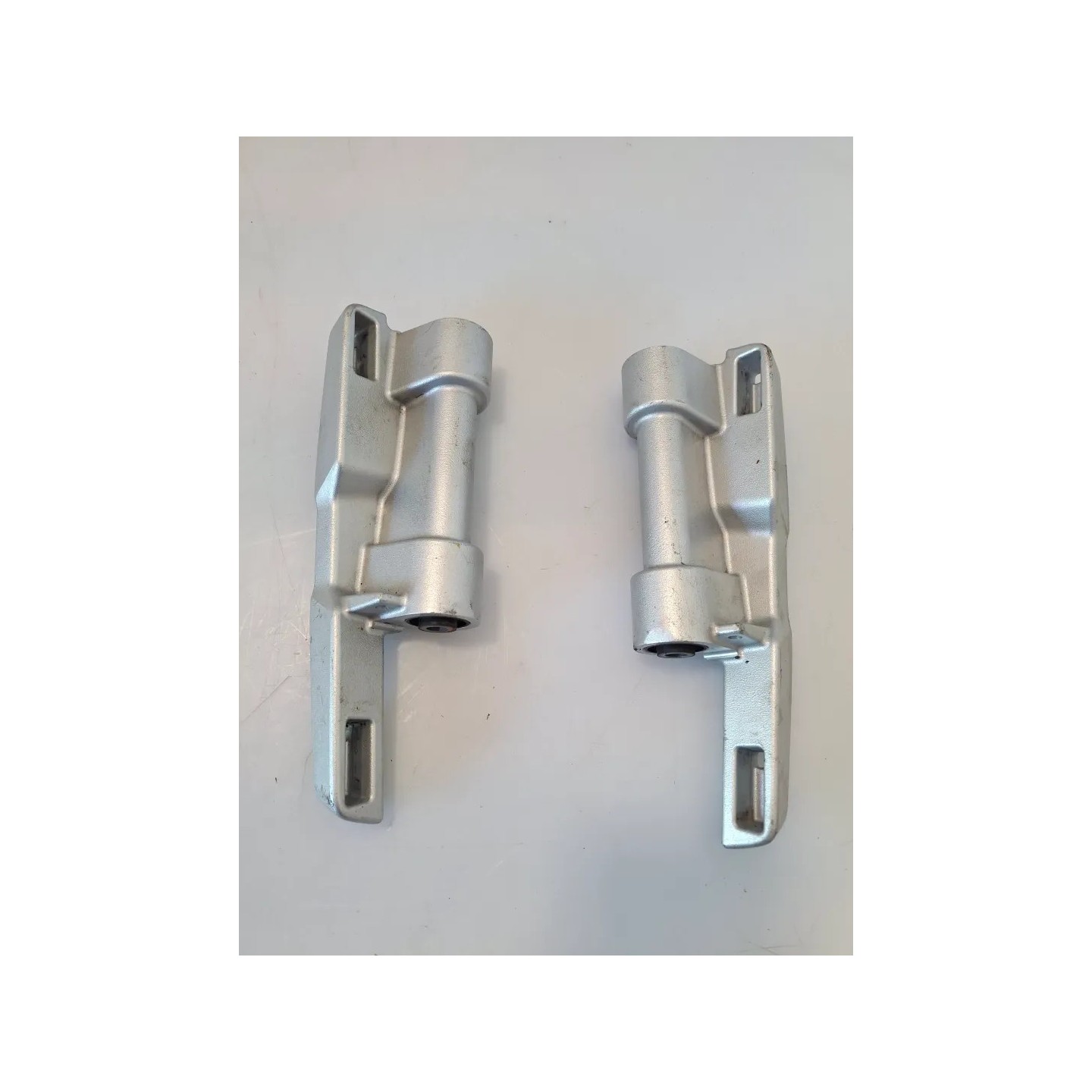 STAFFA SUPPORTO BORSA LATERALE Yamaha Tracer 9 (E5) Tracer 9 