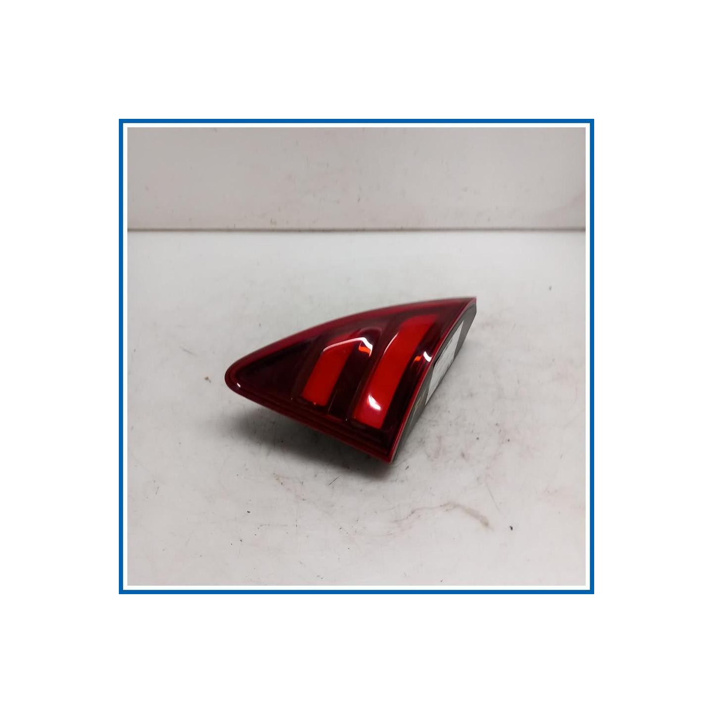 Fanale int. post. dx. PEUGEOT 3008 I