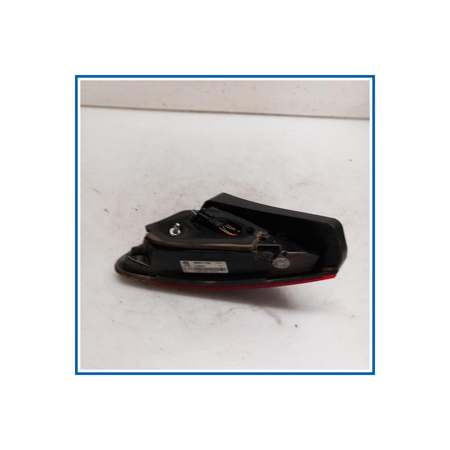 Fanale int. post. dx. PEUGEOT 3008 I