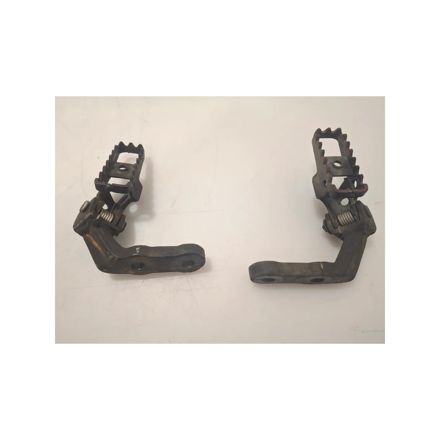 Piastra attacco pedana appoggiapiede anteriore Aprilia Pegaso 650 (01-04) Pegaso 650 