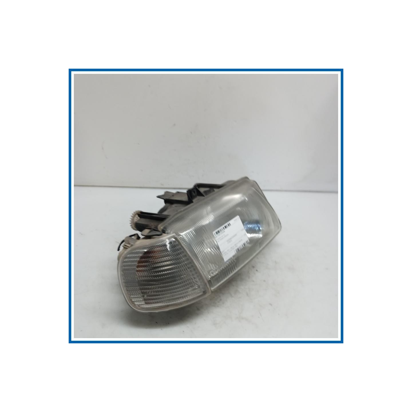 Proiettore ant. dx. SEAT Cordoba 6K2