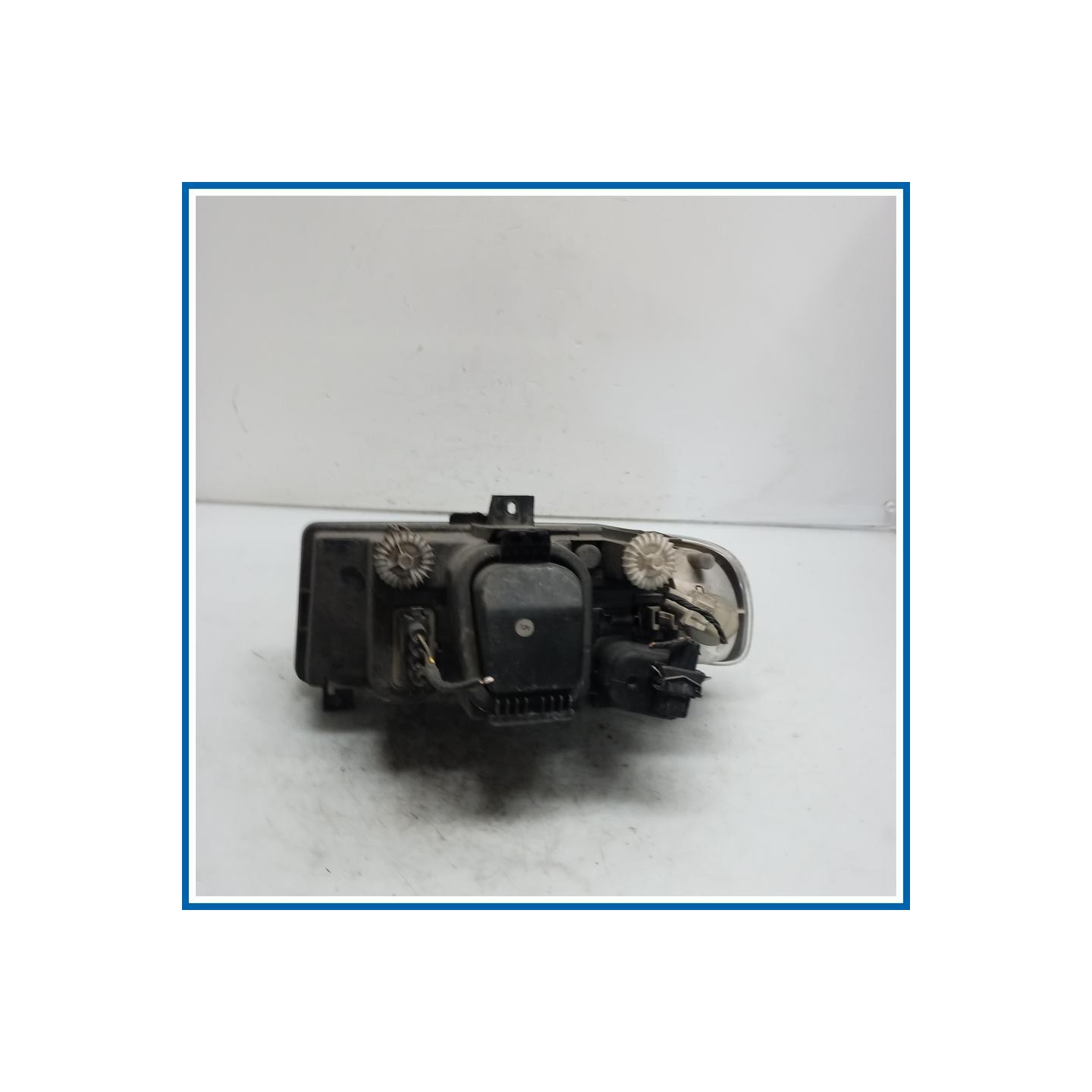 Proiettore ant. dx. SEAT Cordoba 6K2