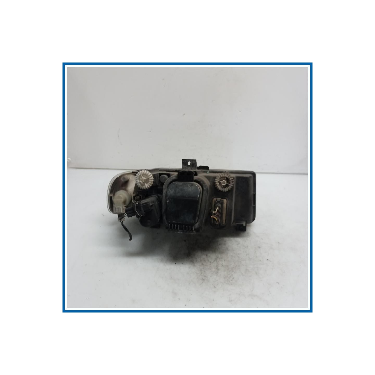 Proiettore ant. sx. SEAT Cordoba 6K2