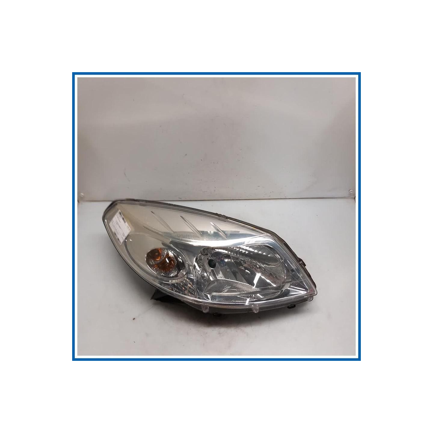 Proiettore ant. dx. DACIA Sandero I