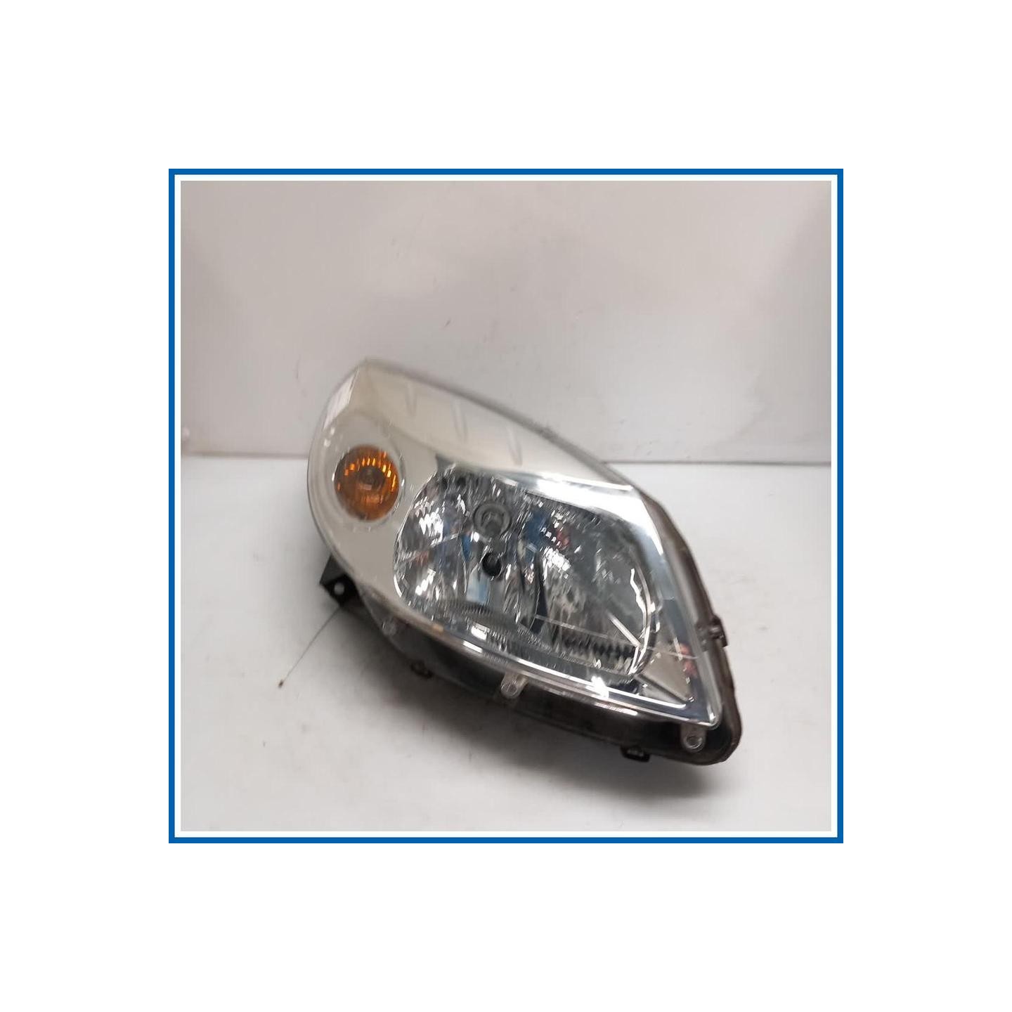 Proiettore ant. dx. DACIA Sandero I