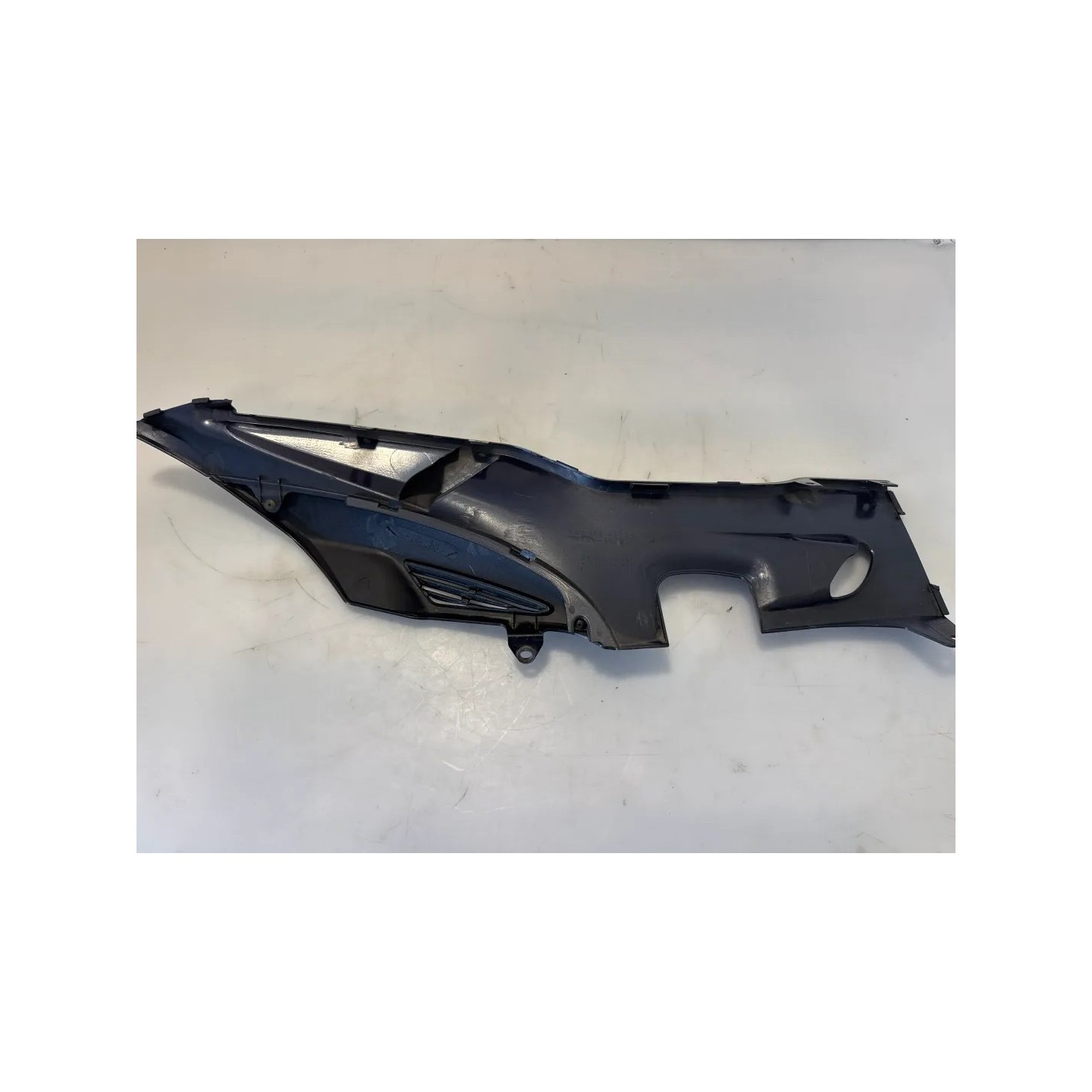 Carenatura laterale sottopavimento Suzuki AN Burgman 400 (E1) AN Burgman 400 Sinistro