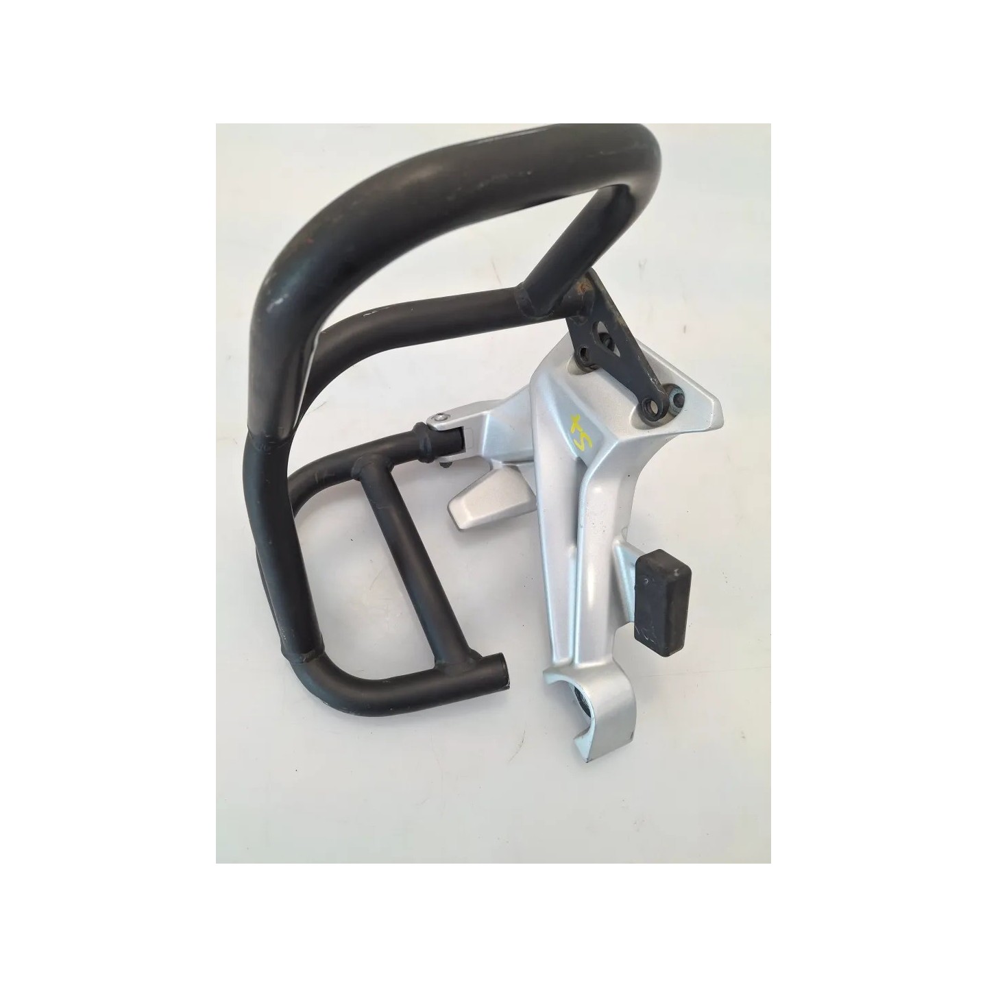 Supporto pedana appoggiapiede posteriore Yamaha FJR 1300 (16-) FJR 1300 AE Sinistro