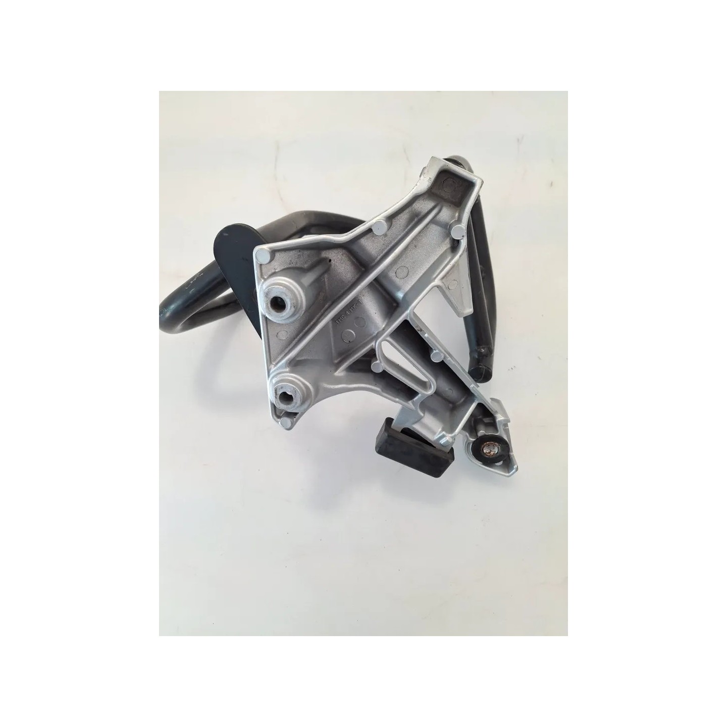 Supporto pedana appoggiapiede posteriore Yamaha FJR 1300 (16-) FJR 1300 AE Sinistro