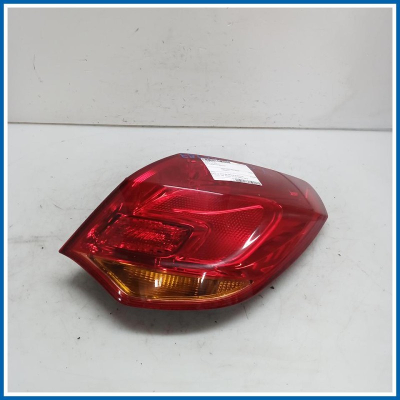 Fanale est. post. dx. OPEL Astra J