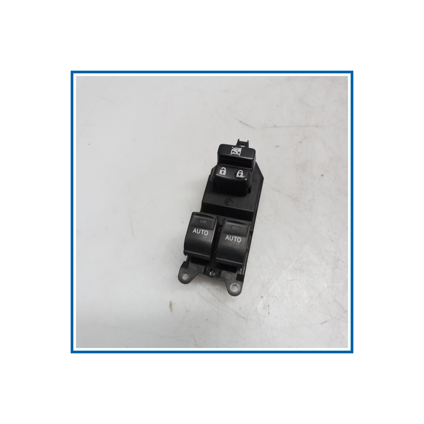 Interruttore alzacristalli ant. sx. TOYOTA iQ