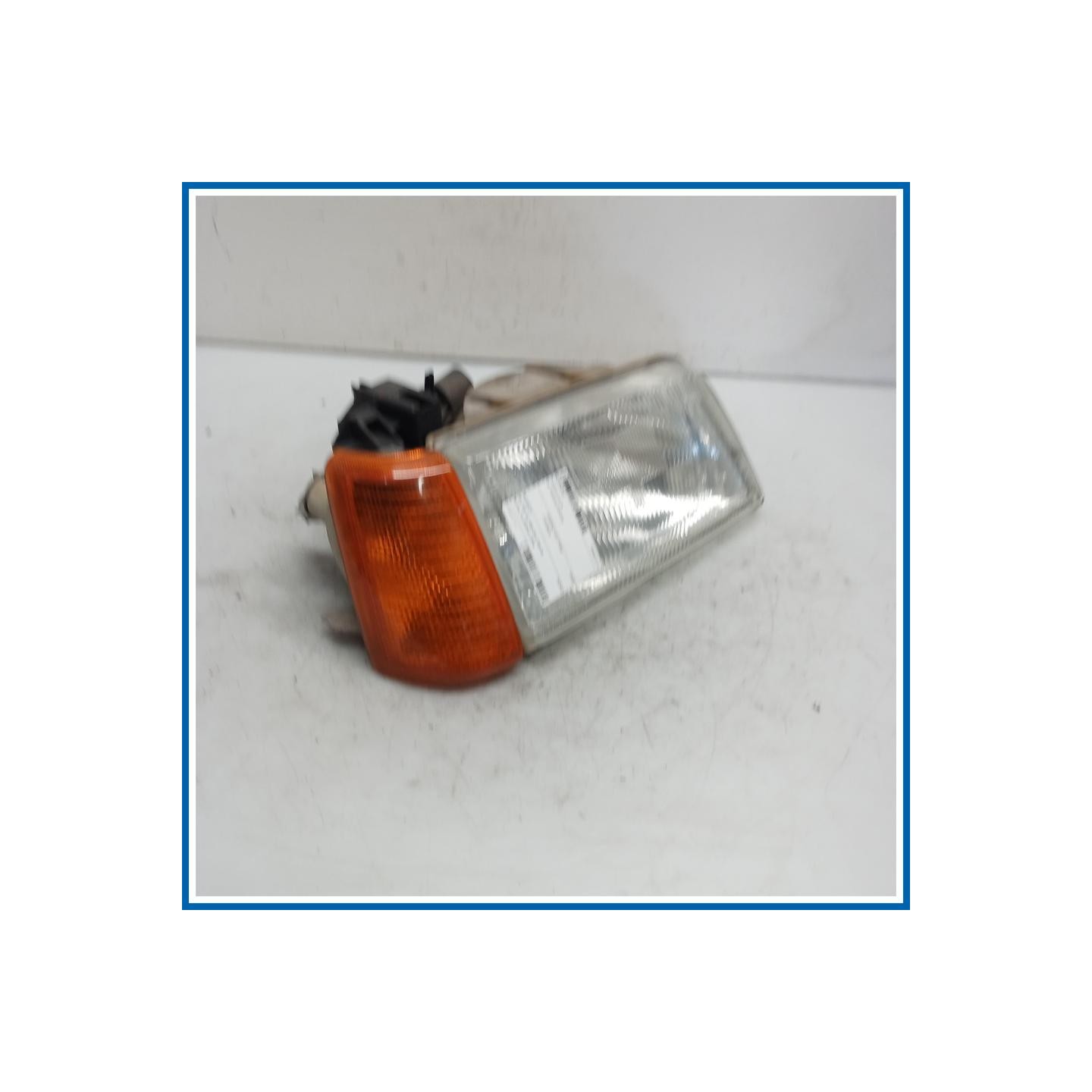 Proiettore ant. dx. PEUGEOT 205