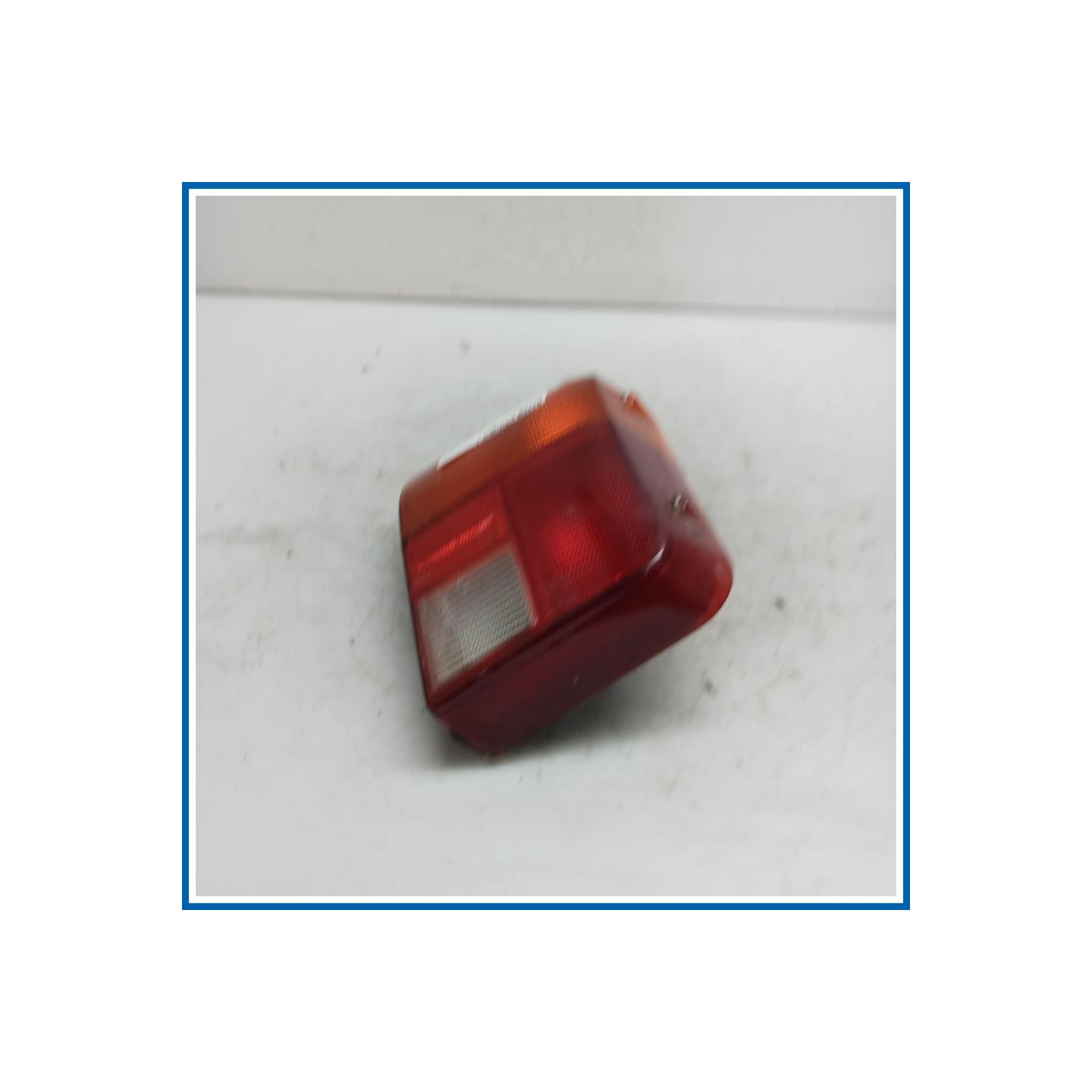 Fanale post. sx. PEUGEOT 205