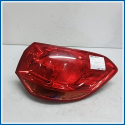 Fanale est. post. dx. OPEL Astra J SW