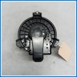 Motorino ventilazione abitacolo TOYOTA Yaris IV