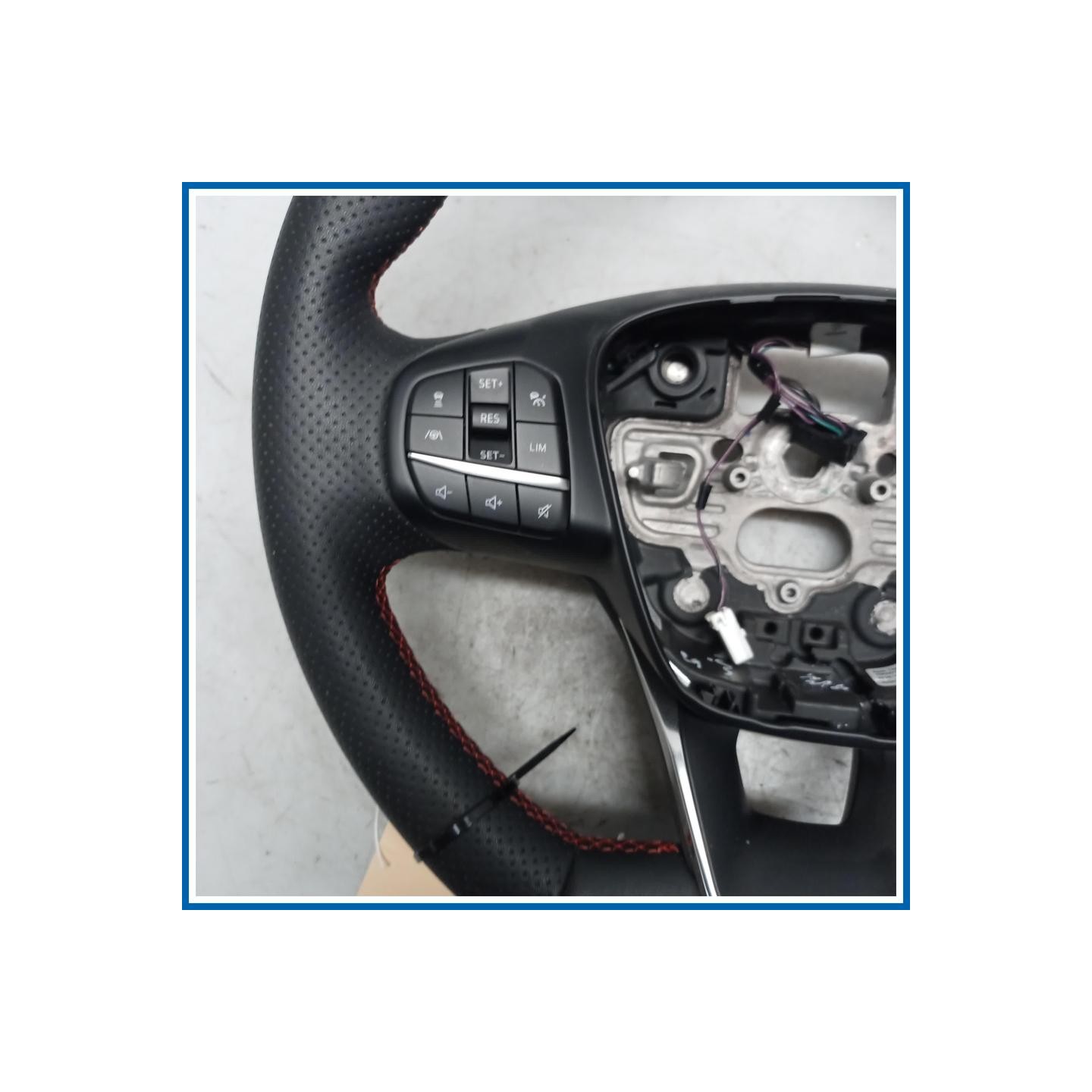 Volante bicolor in pelle Nappa Designo FORD Kuga III