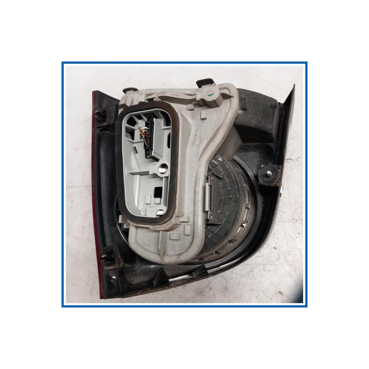 Fanale post. sx. VOLKSWAGEN Polo V