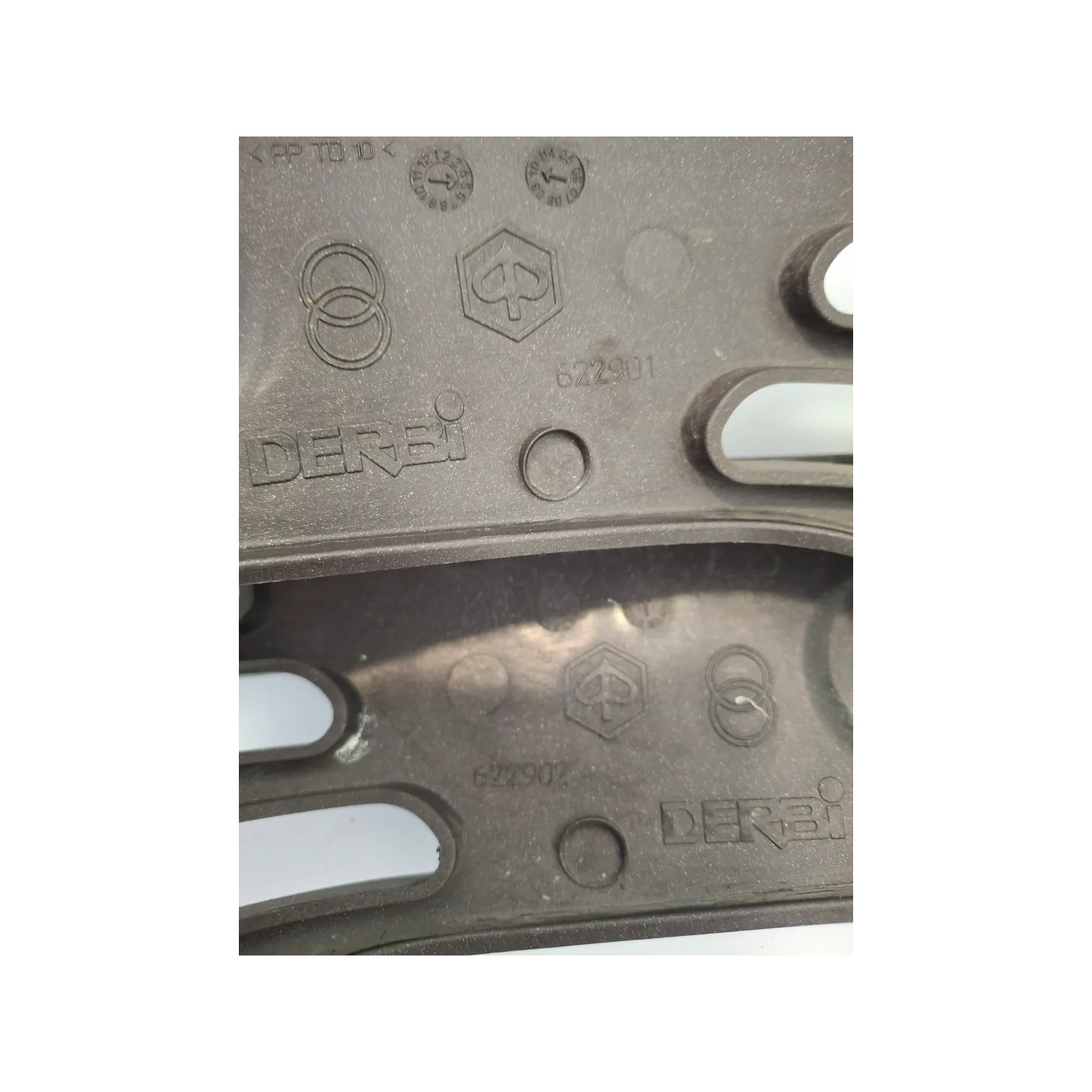 Codone inferiore Piaggio Vespa 50 LX 4T (09-14) Vespa 50 LX 4T 4V 