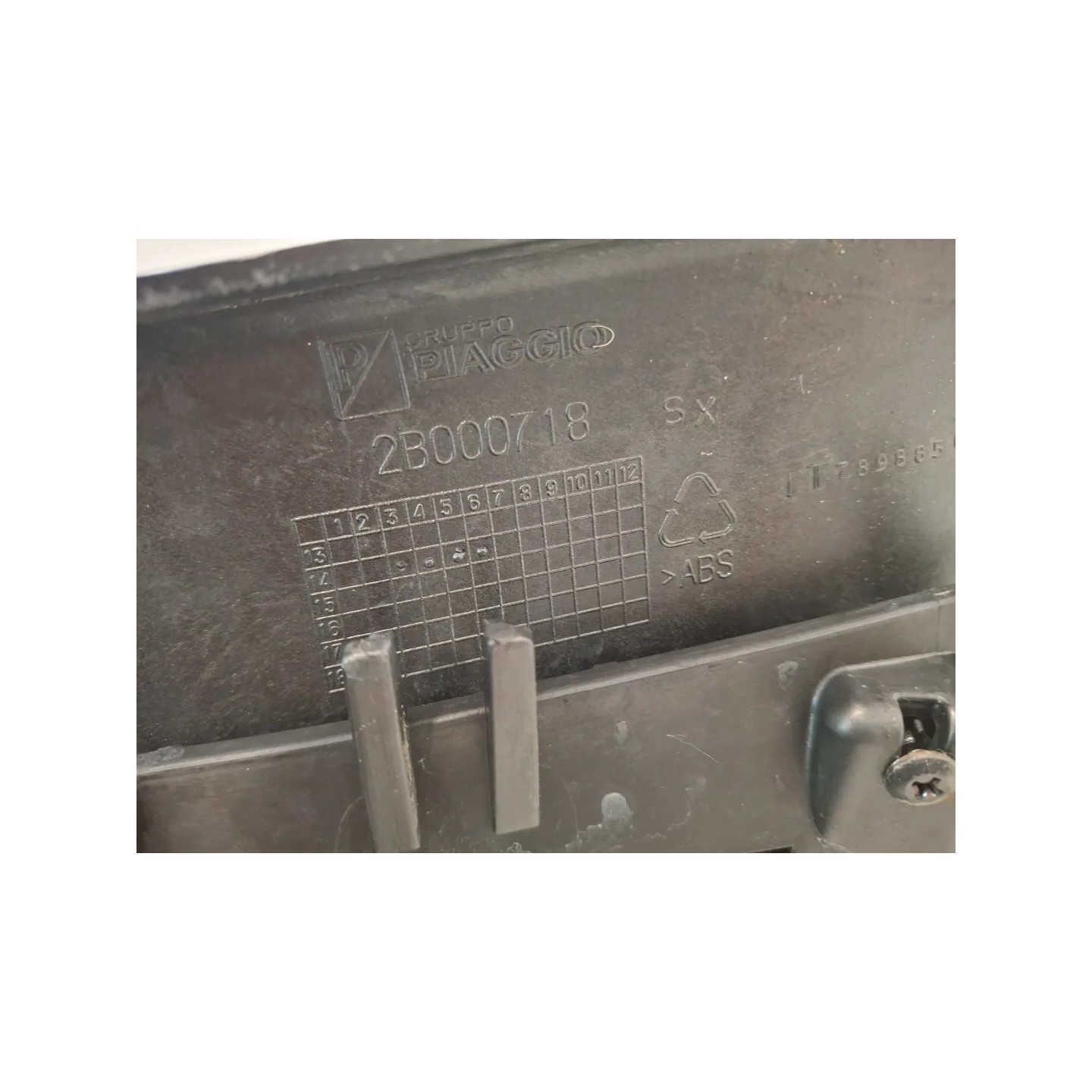 Carenatura tunnel centrale Piaggio MP3 300 (14-21) MP3 300 LT ABS 