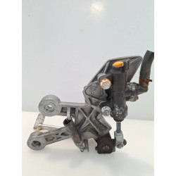 Supporto pedana appoggiapiede anteriore Sym SB 250 SB 250 Ni Destro