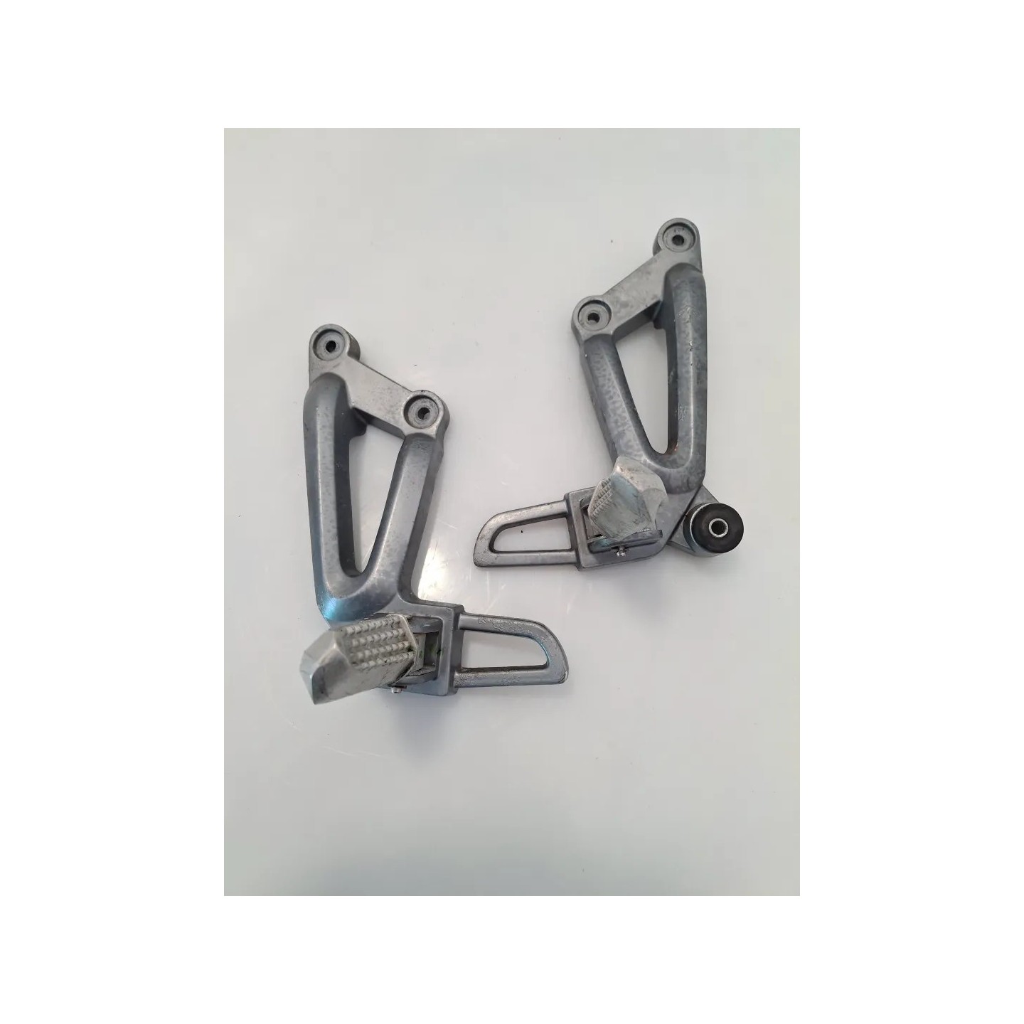Supporto pedana appoggiapiede posteriore Sym SB 250 SB 250 Ni 