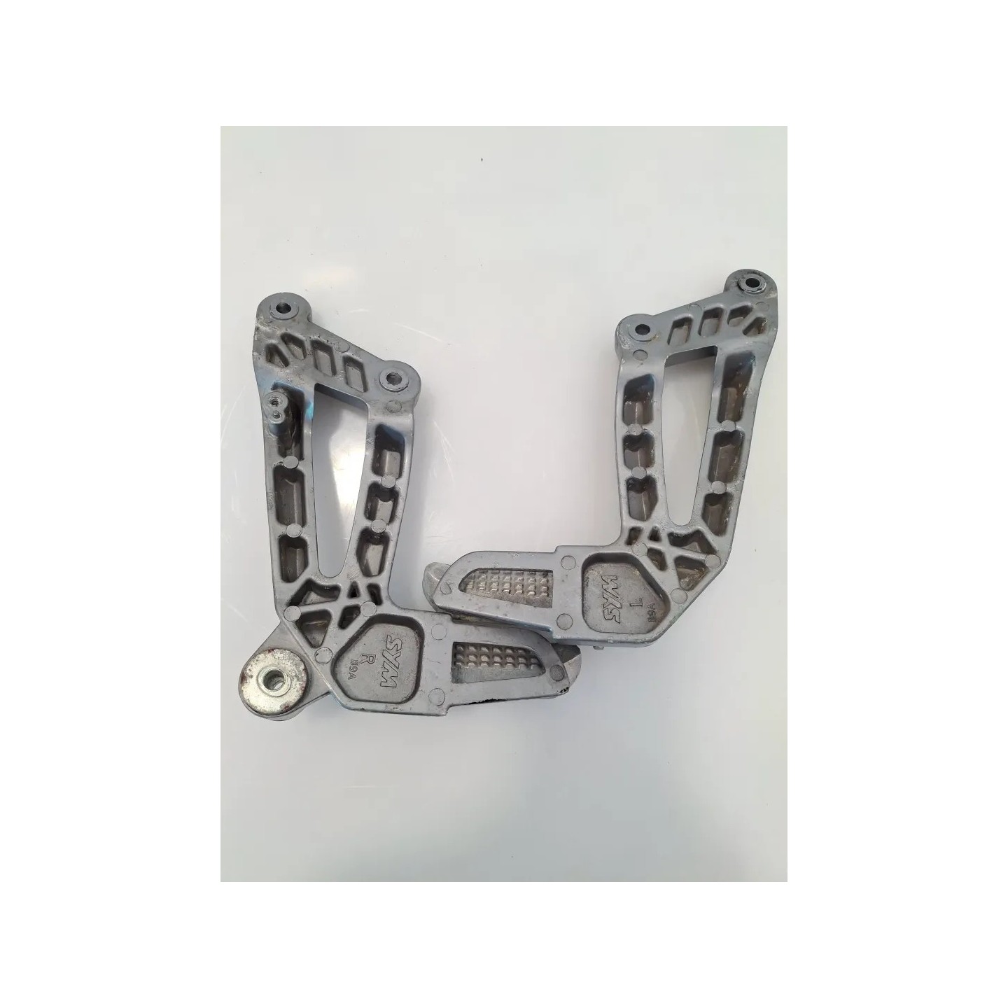 Supporto pedana appoggiapiede posteriore Sym SB 250 SB 250 Ni 