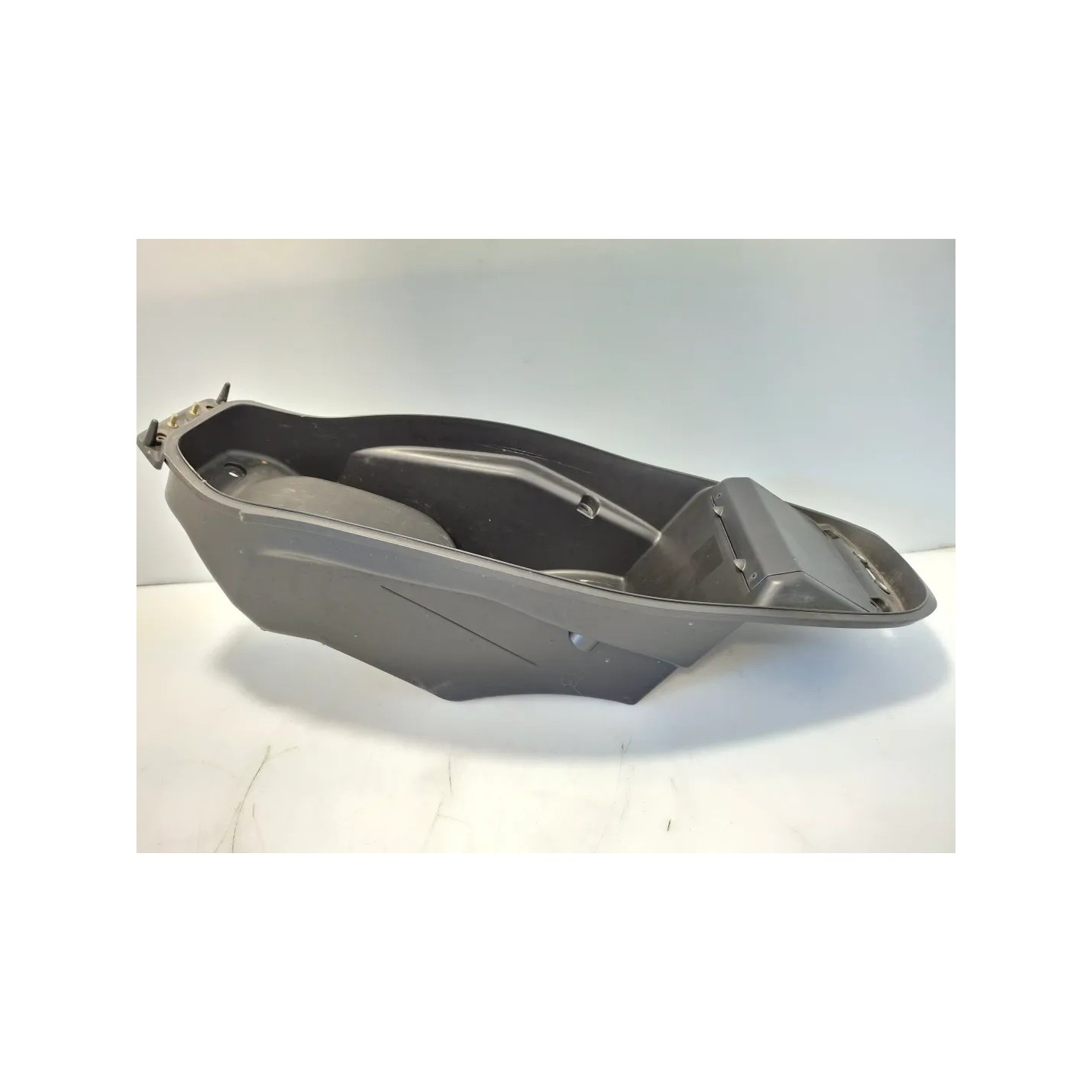 Vano porta casco Kymco Agility 125 R16+ (E3) Agility 125 R16+ 