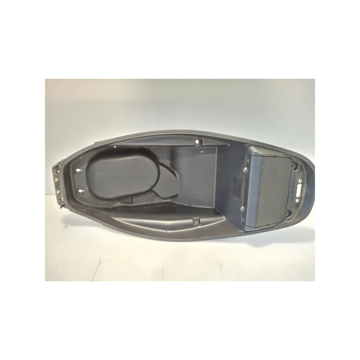 Vano porta casco Kymco Agility 125 R16+ (E3) Agility 125 R16+ 