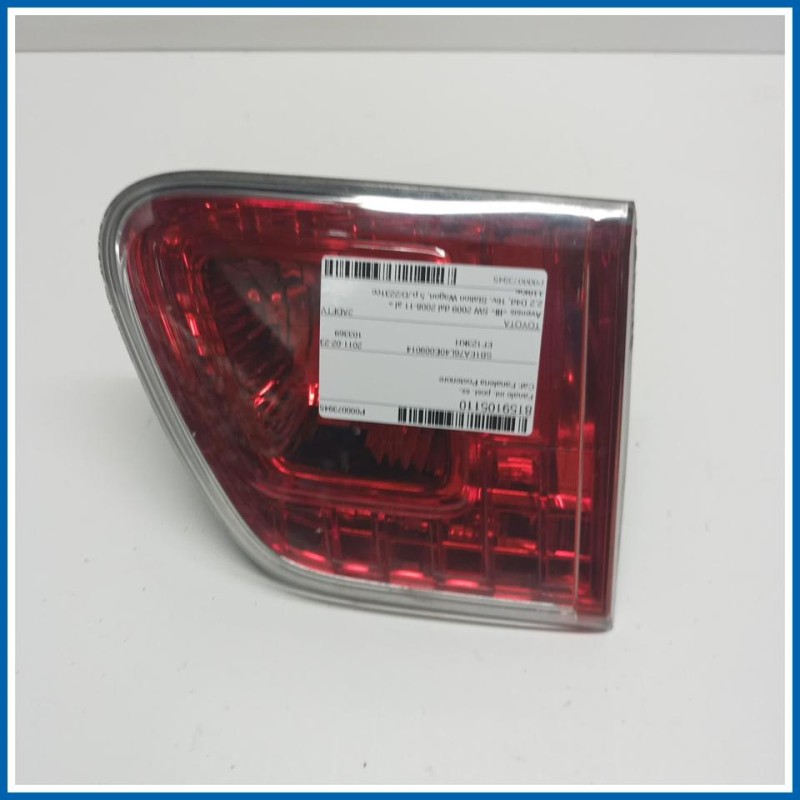 Fanale int. post. sx. TOYOTA Avensis III SW