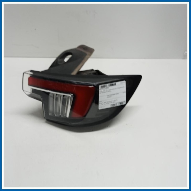 Fanale post. DX completo (parte est.) Comp lampadine OPEL Mokka B