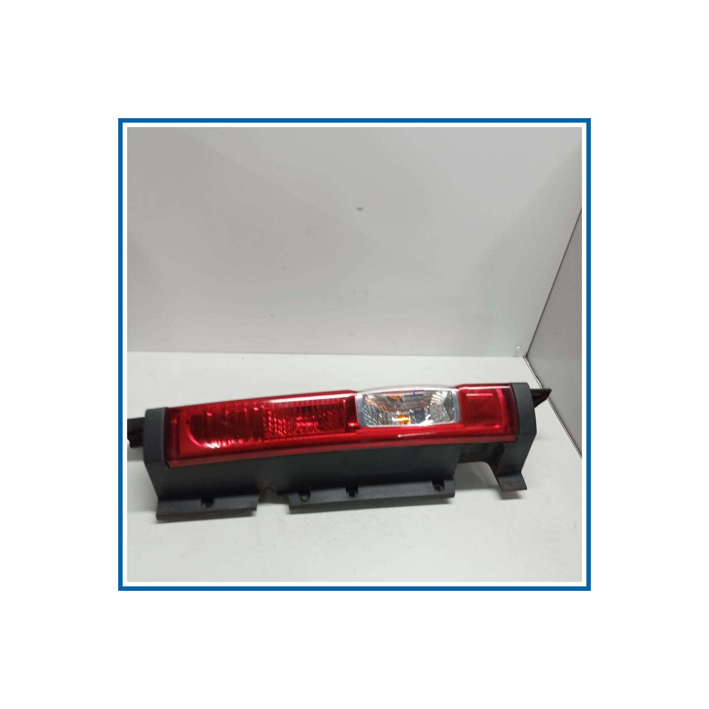 Fanale sup. post. dx. OPEL Vivaro A