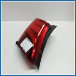 Fanale post. sx. TOYOTA Yaris IV