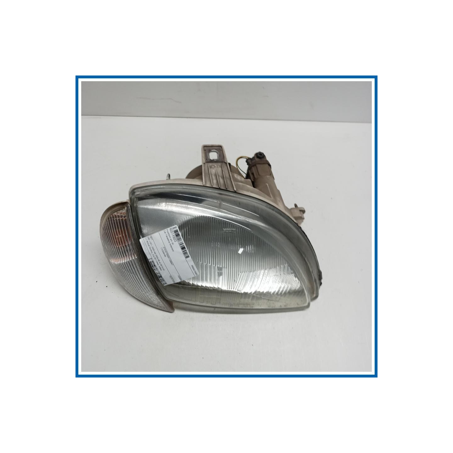 Proiettore ant. dx. FIAT 600 187