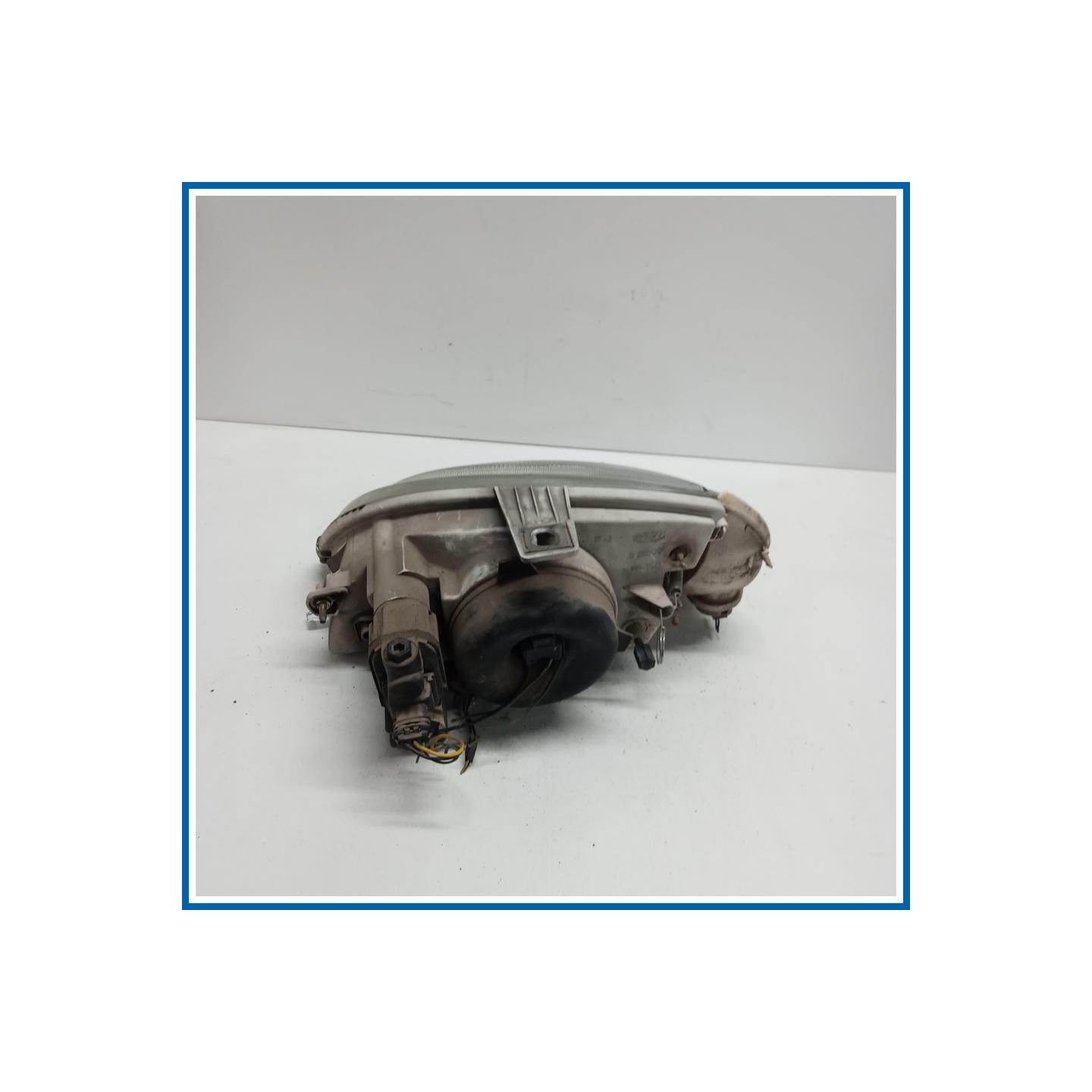 Proiettore ant. dx. FIAT 600 187