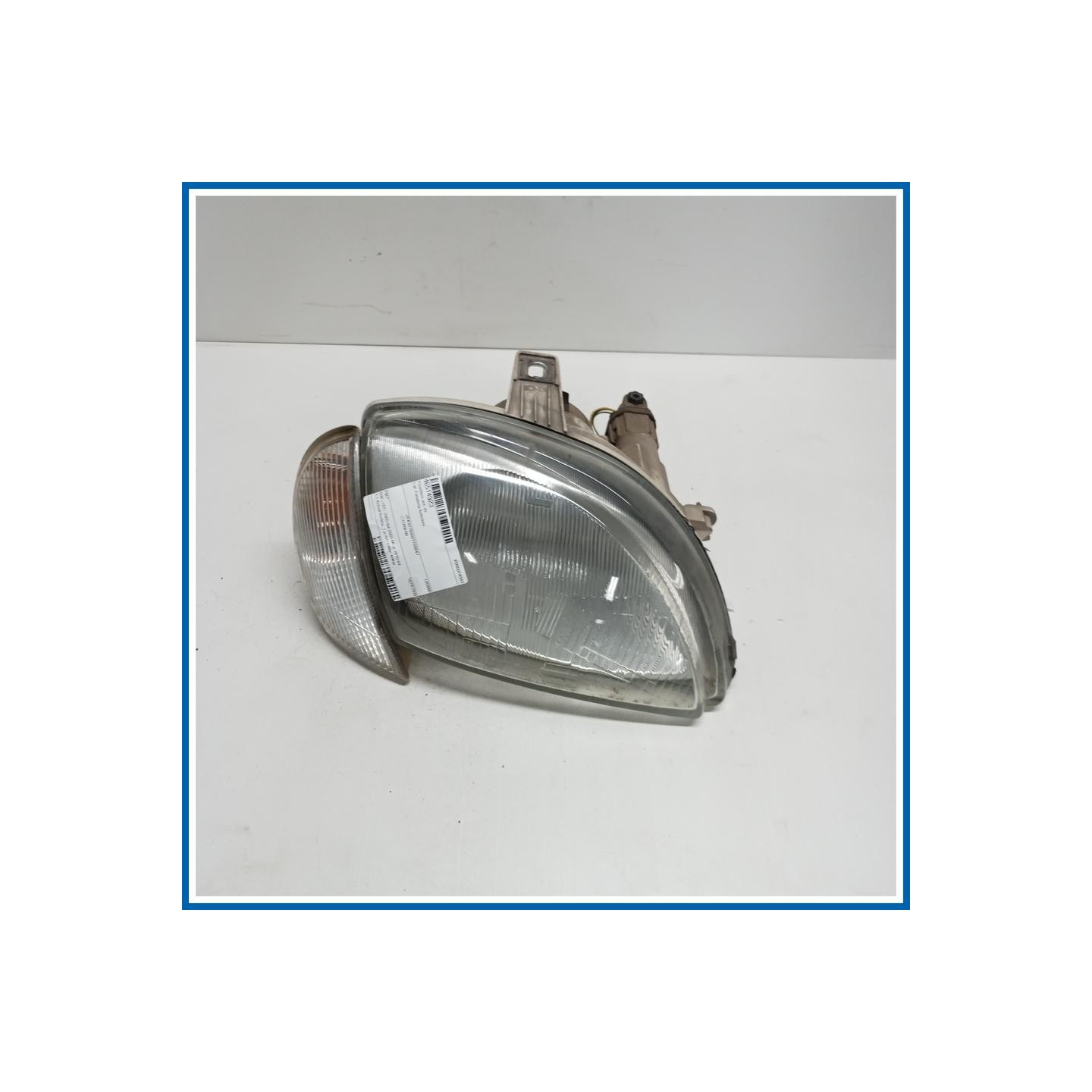 Proiettore ant. dx. FIAT 600 187
