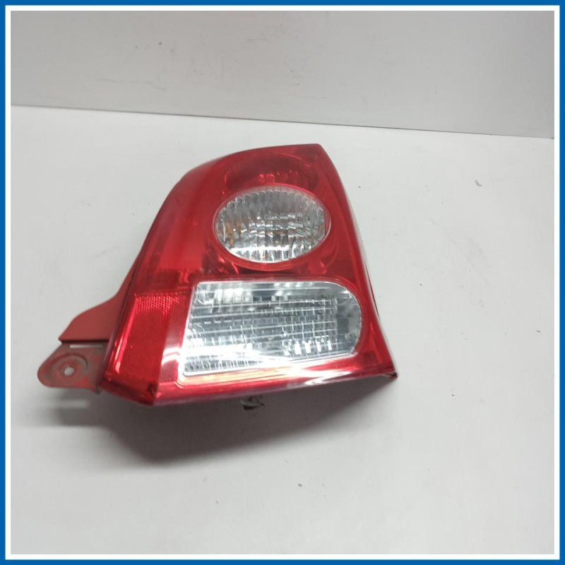 Fanale post. dx. NISSAN Pixo