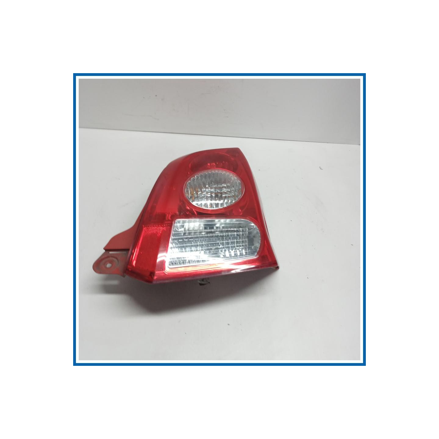 Fanale post. dx. NISSAN Pixo