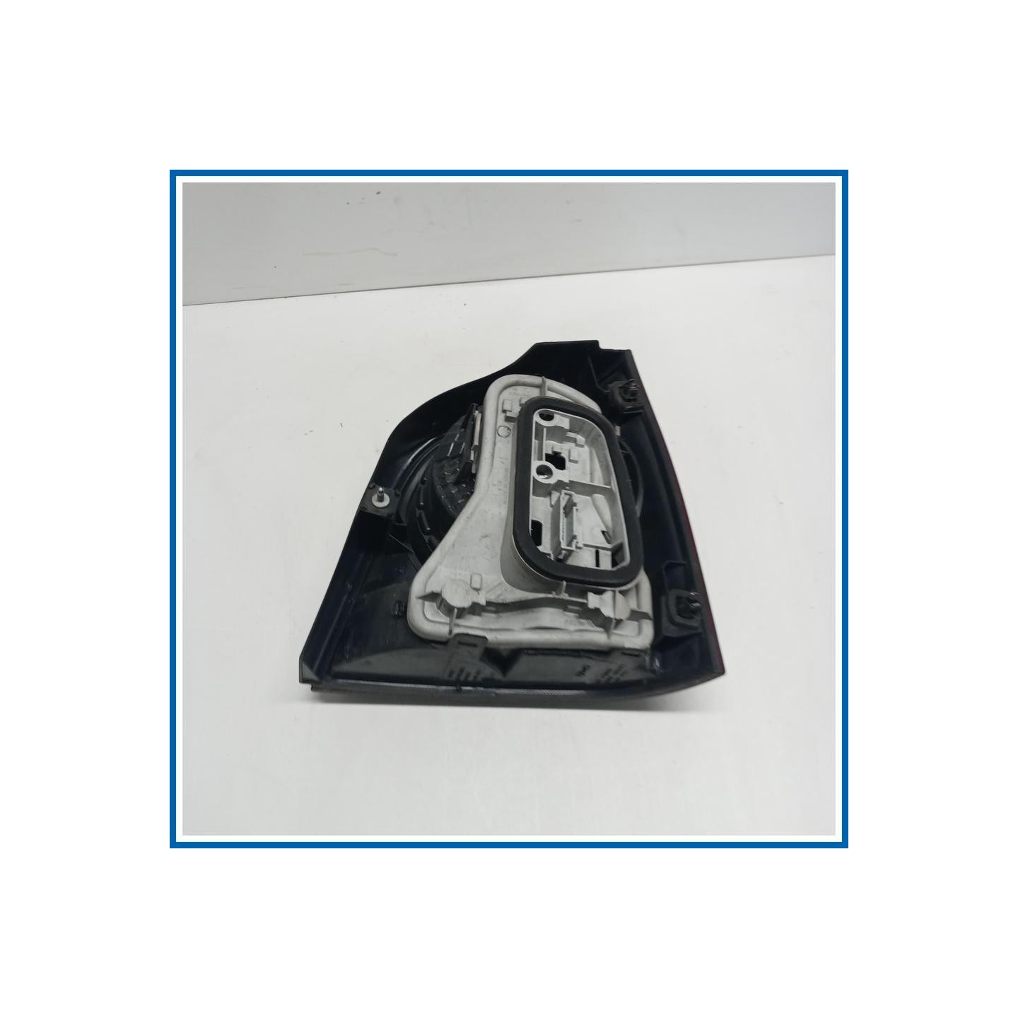 Fanale post. sx. VOLKSWAGEN Polo V