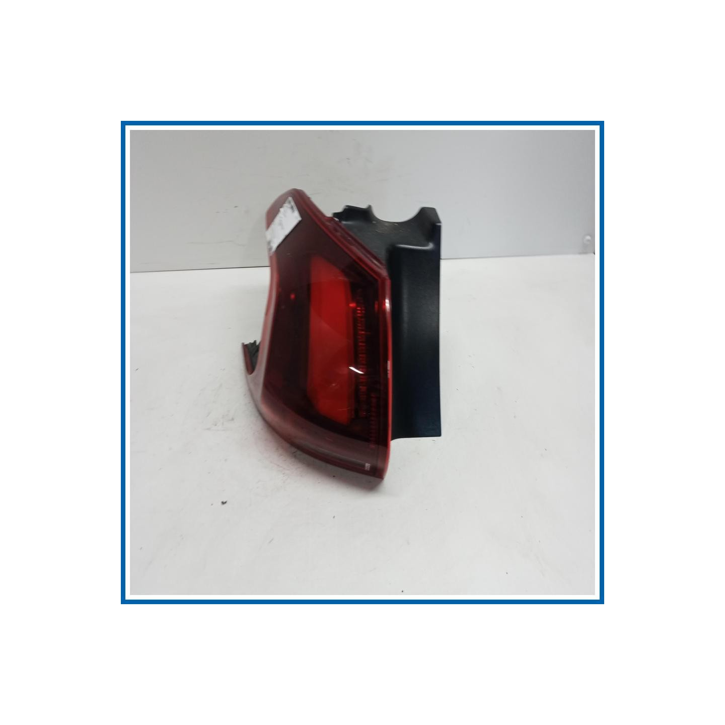 Fanale est. post. sx. PEUGEOT 2008 I