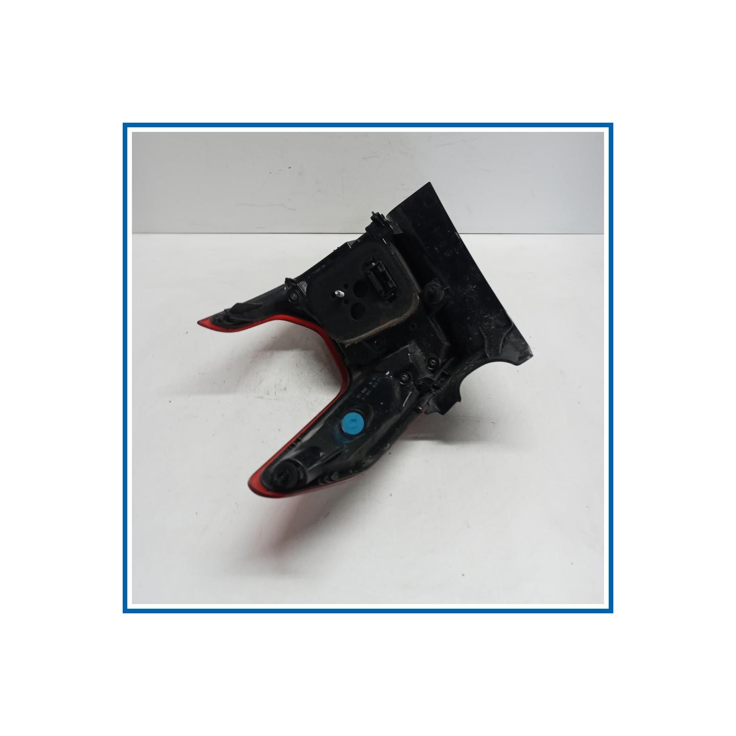 Fanale est. post. sx. PEUGEOT 2008 I